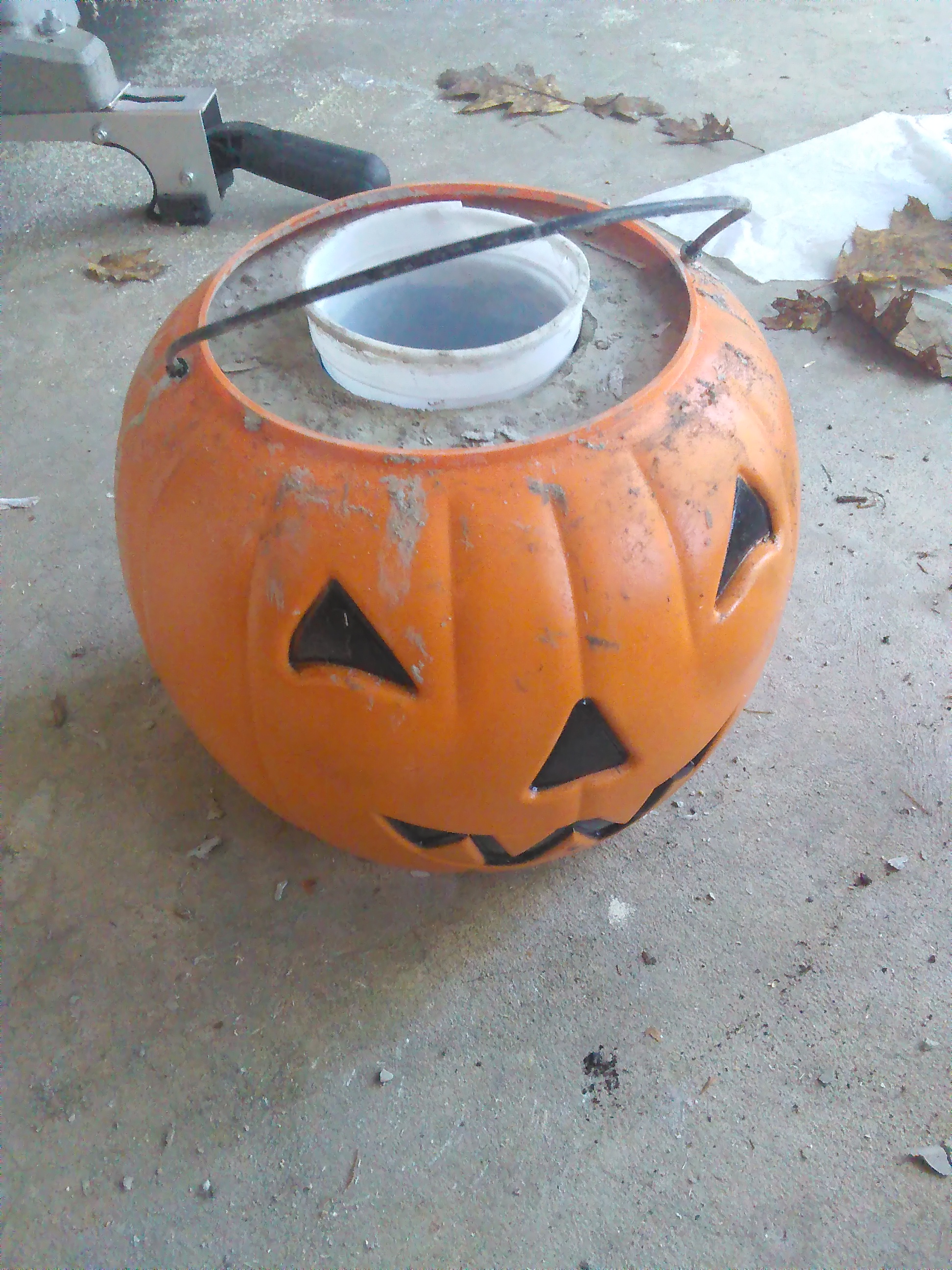 DIY concrete pumpkins | Crazy DIY Mom